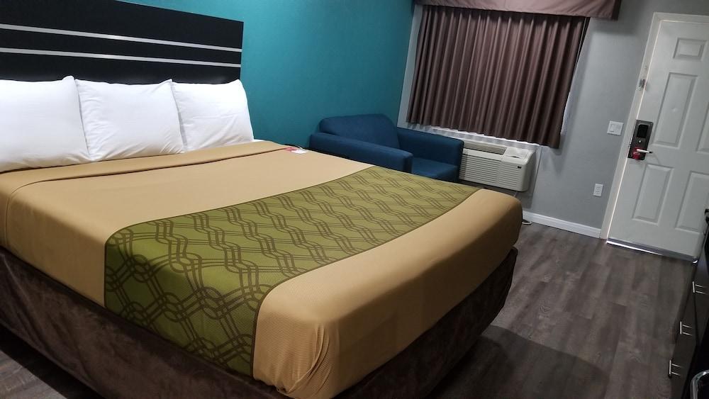 Econo Lodge Houston Brookhollow Buitenkant foto