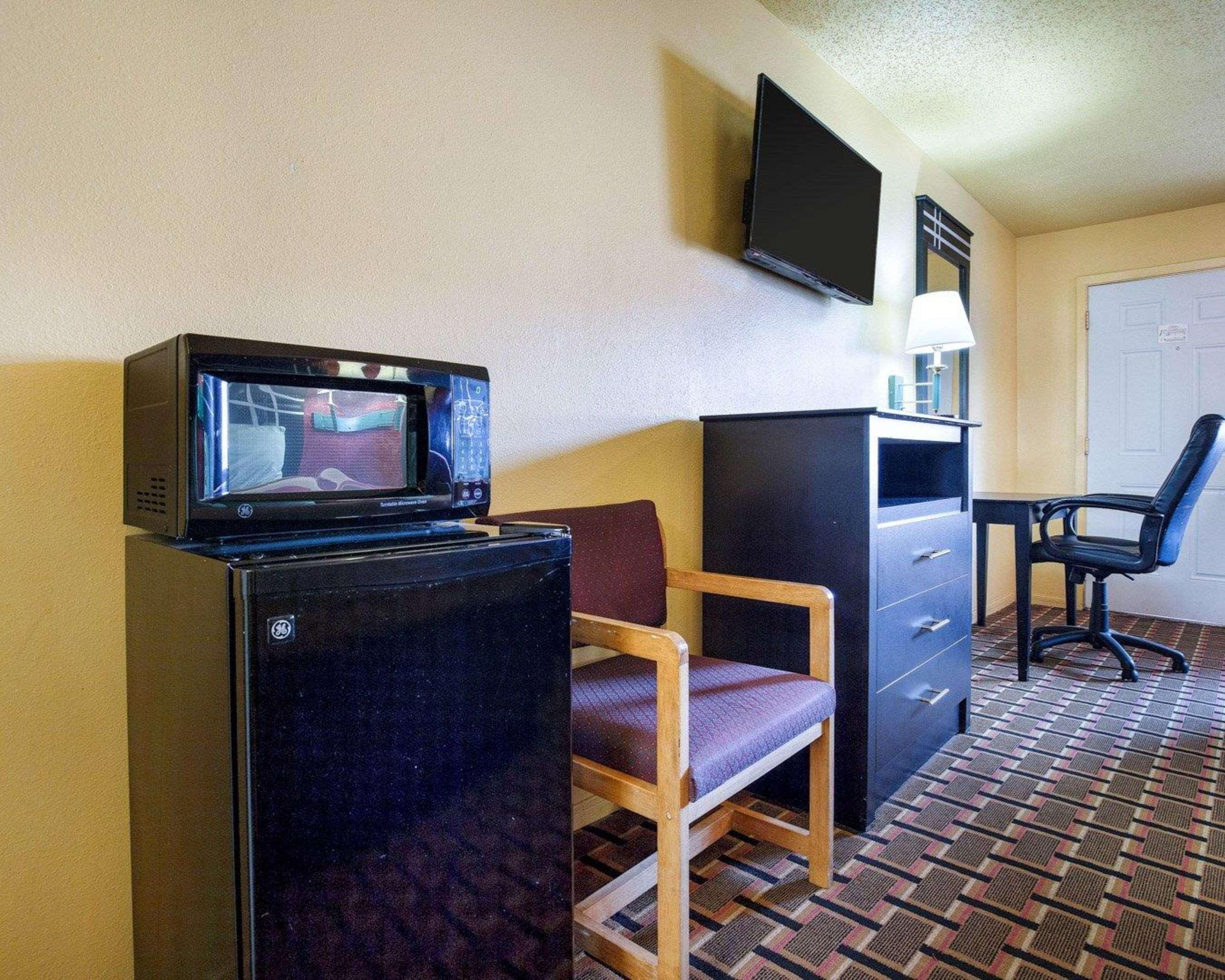 Econo Lodge Houston Brookhollow Buitenkant foto