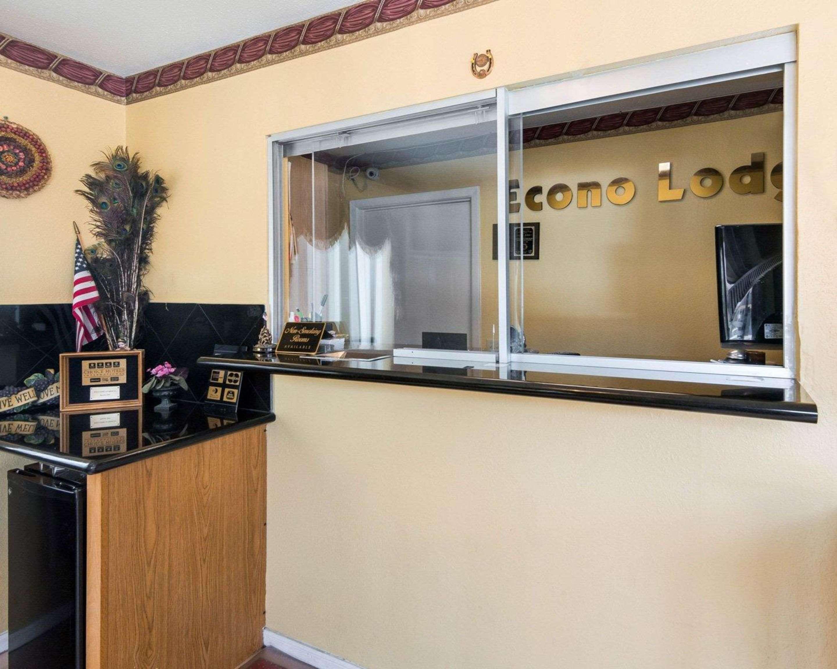 Econo Lodge Houston Brookhollow Buitenkant foto